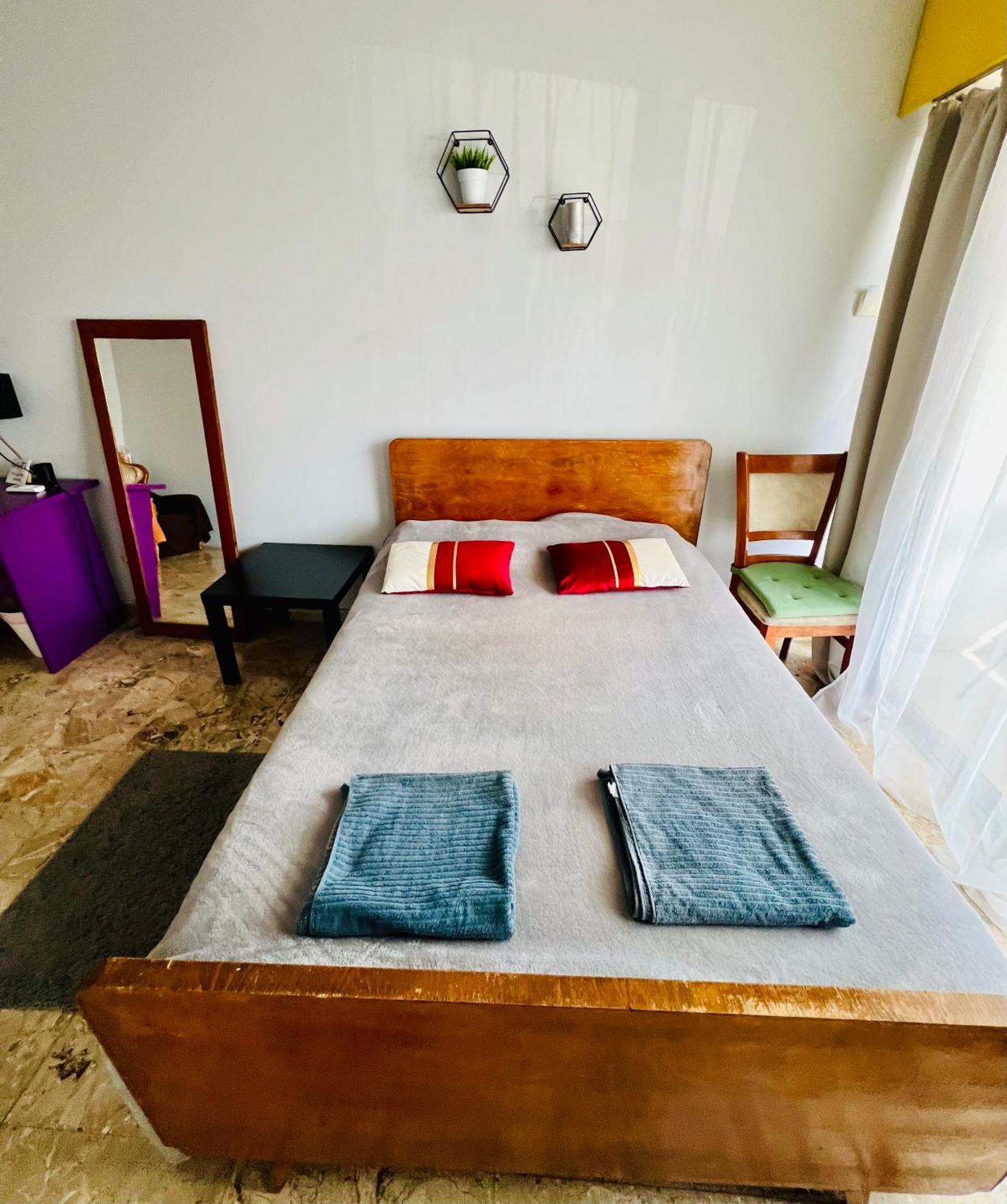 Homestay Past Or Tail